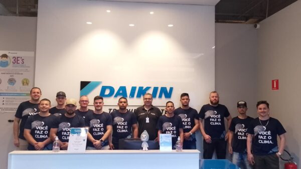SÃO PAULO/SP | Assistência técnica da Denteck participa de treinamento no CT da Daikin