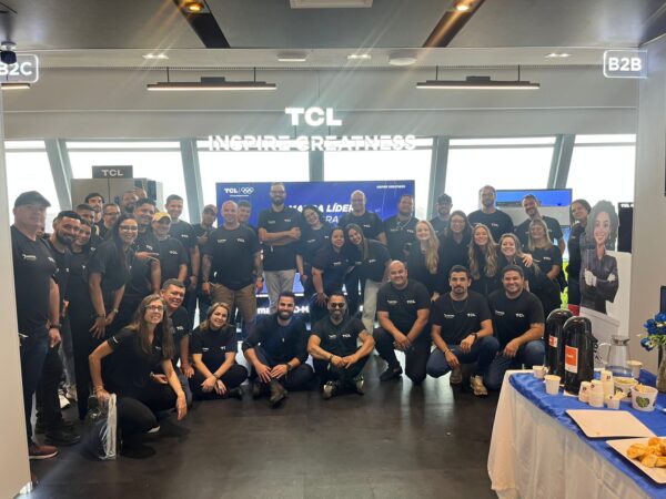 SÃO PAULO/SP | Parceiros instaladores de Bauru e equipe da Denteck realizam visita à TCL